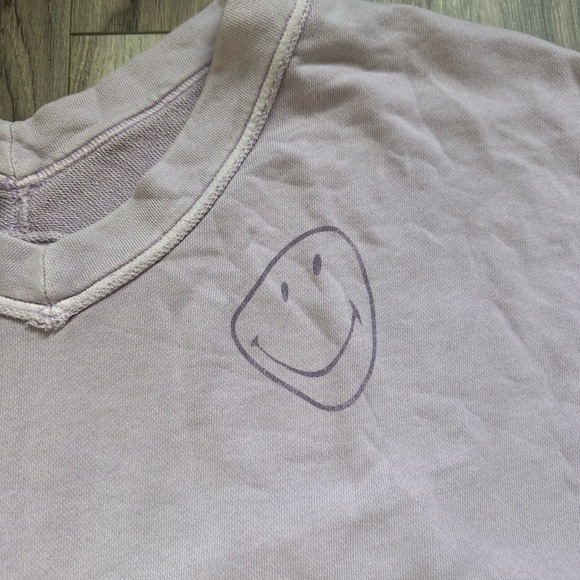 Aerie Oversized Vneck Lavender Smiley Face Sweatshirt Relaxed Size XL - Picture 4 of 8